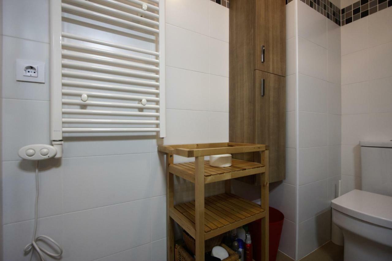 Bonito Apart. Con Parking Y Piscina Mairena del Aljarafe Exterior photo