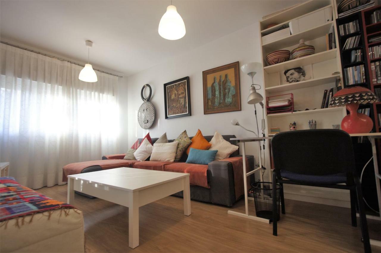 Bonito Apart. Con Parking Y Piscina Mairena del Aljarafe Exterior photo