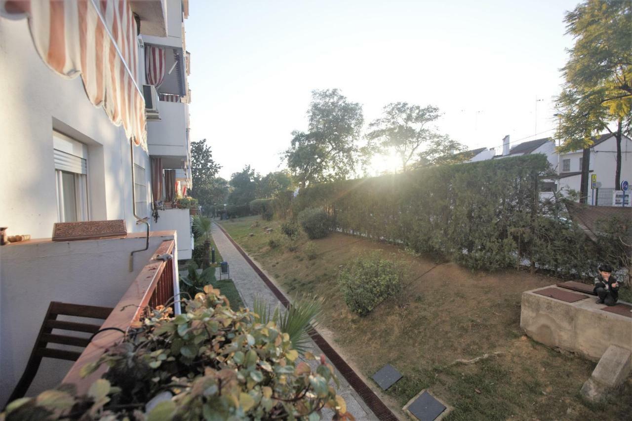 Bonito Apart. Con Parking Y Piscina Mairena del Aljarafe Exterior photo